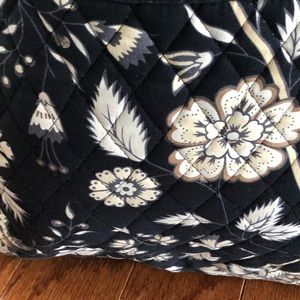 Vera Bradley tote- excellent condition.